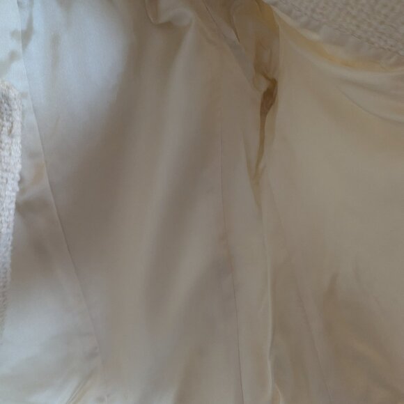 Cream Boucle Cropped Jacket | 8 | Jones New York | EUC | Rich Mom - Picture 7 of 9